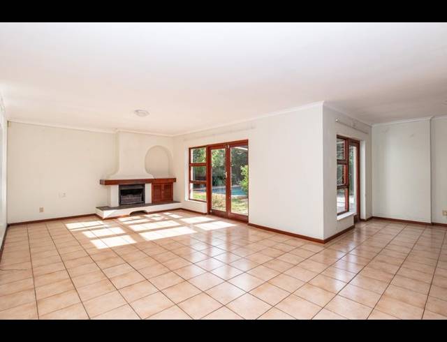 4 BEDROOM PROPERTY TO RENT IN CONSTANTIA